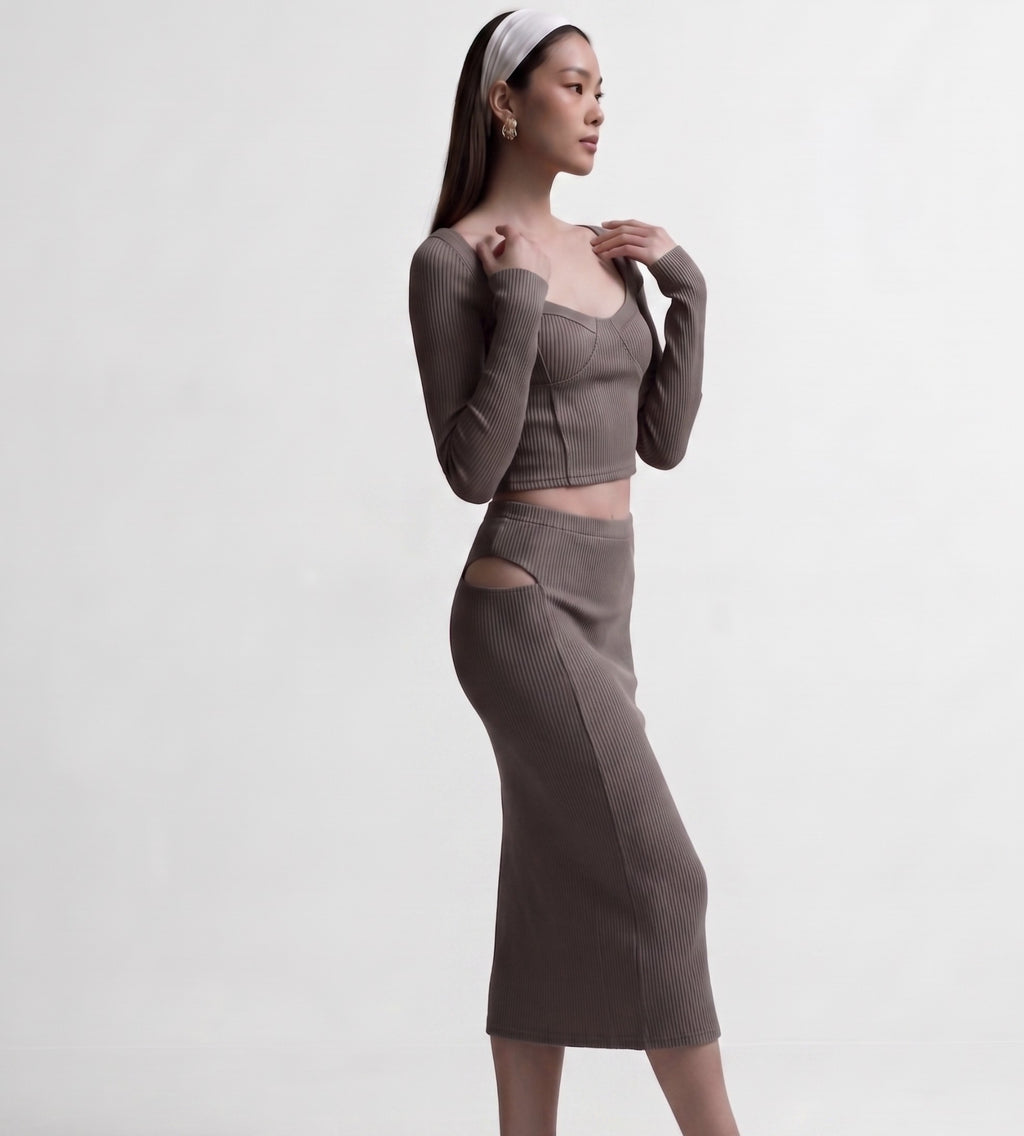 Bustier knit w/ slit detail skirt set