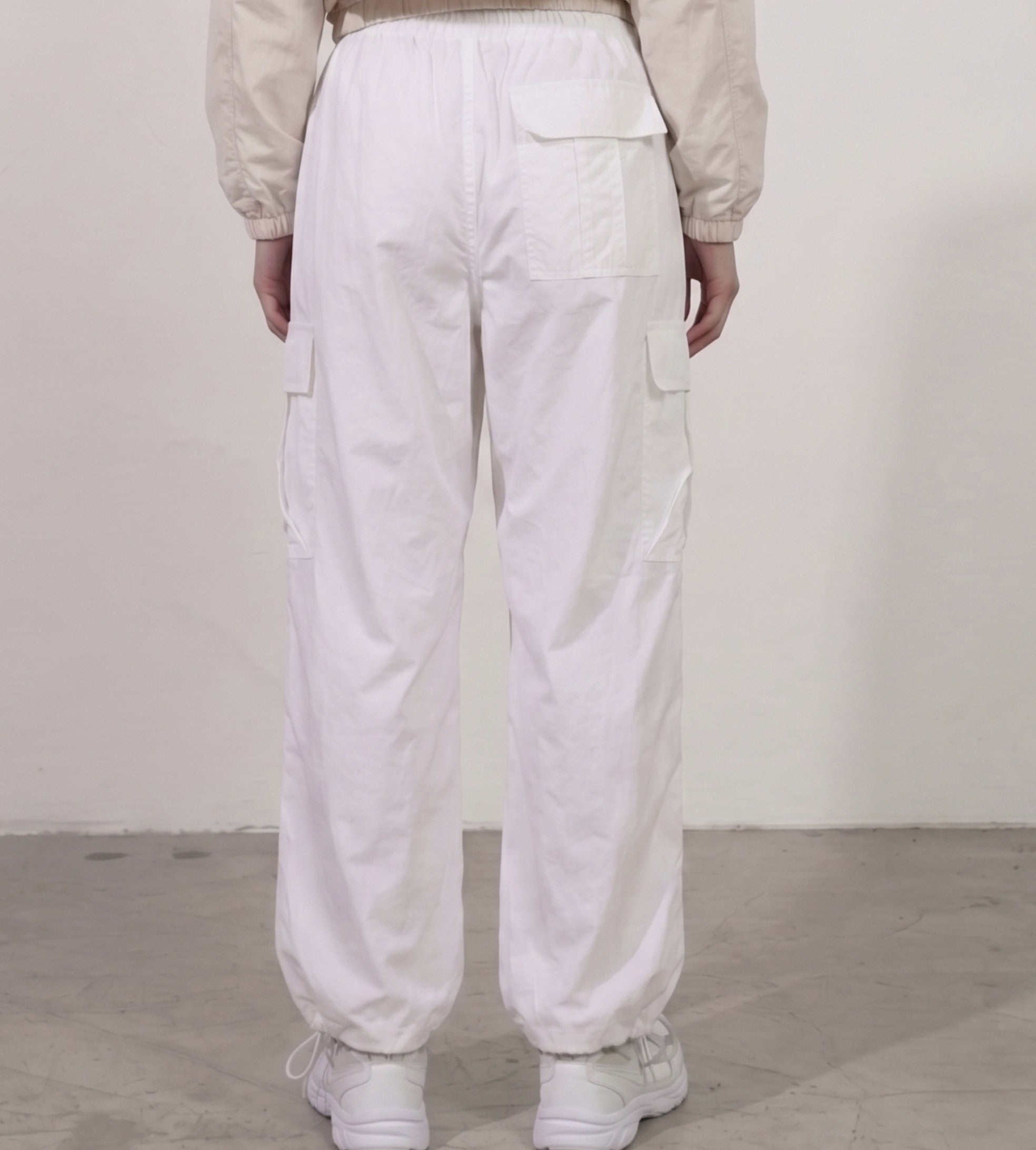 Cargo pant with pocket detail