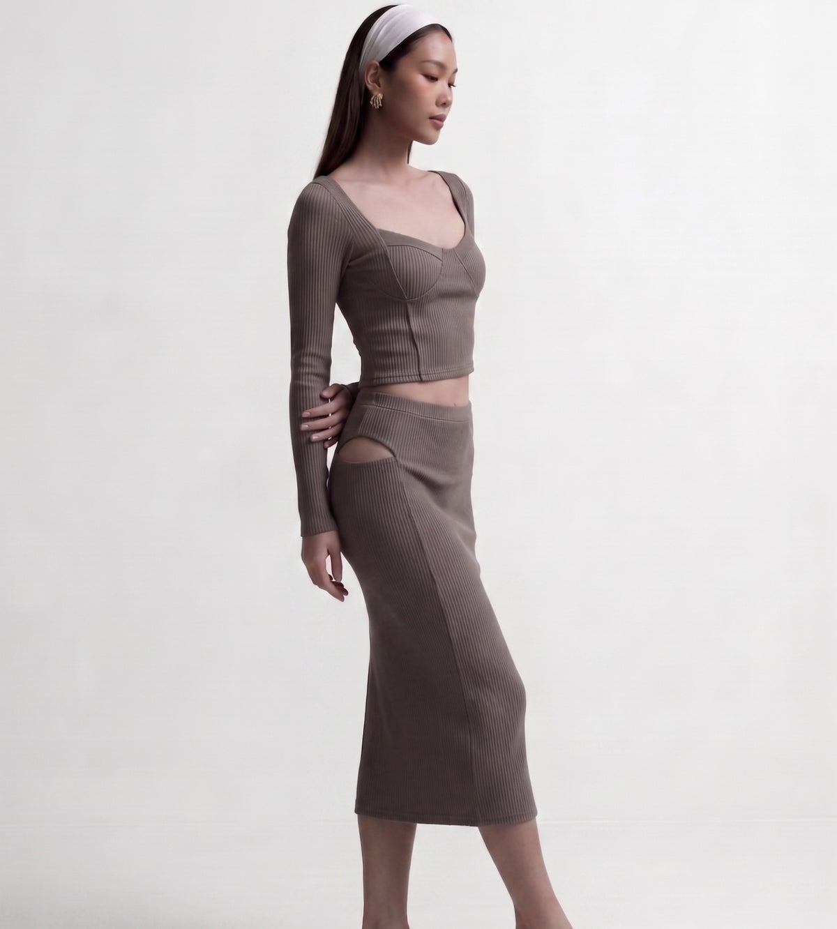 Bustier knit w/ slit detail skirt set