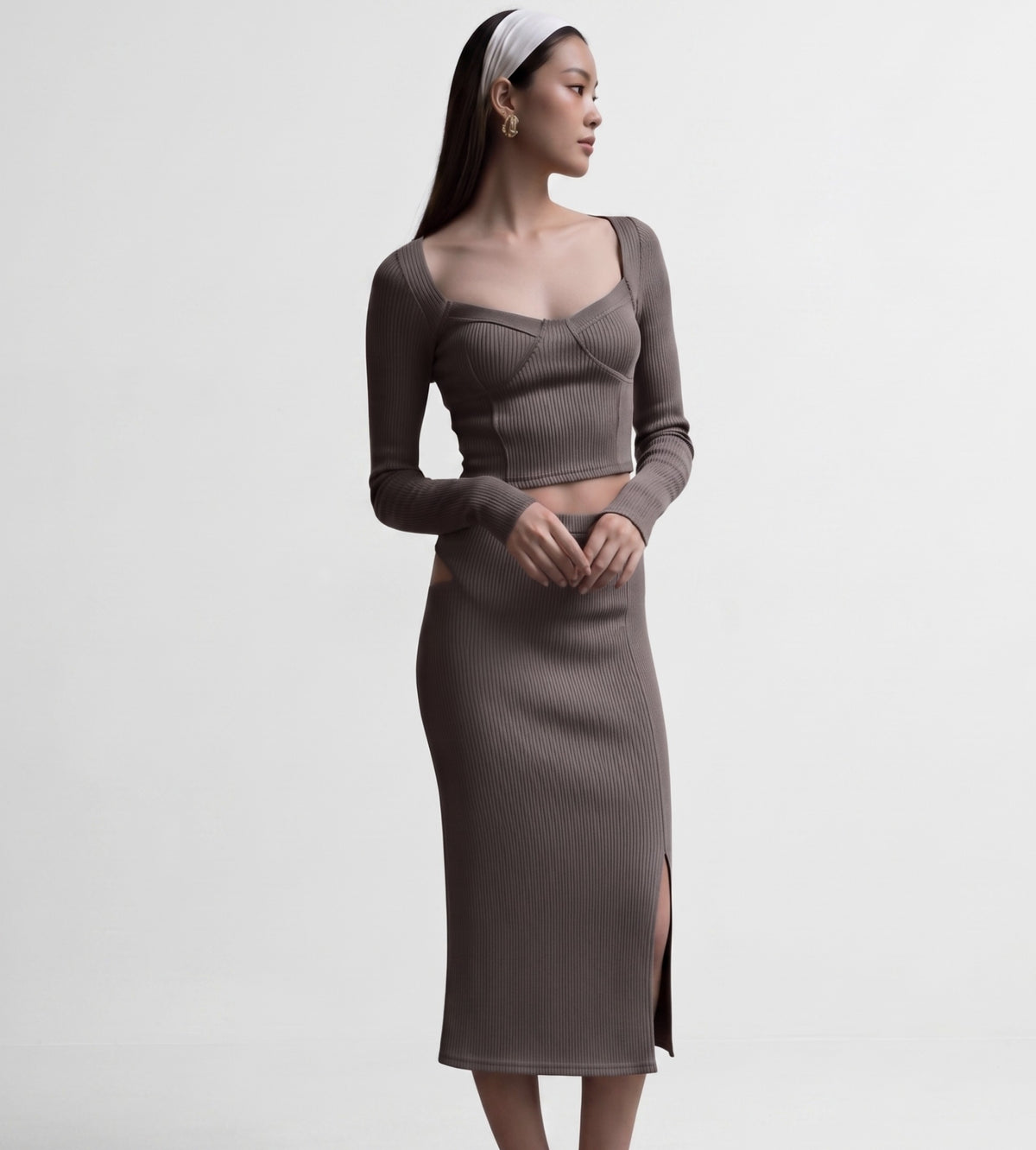 Bustier knit w/ slit detail skirt set