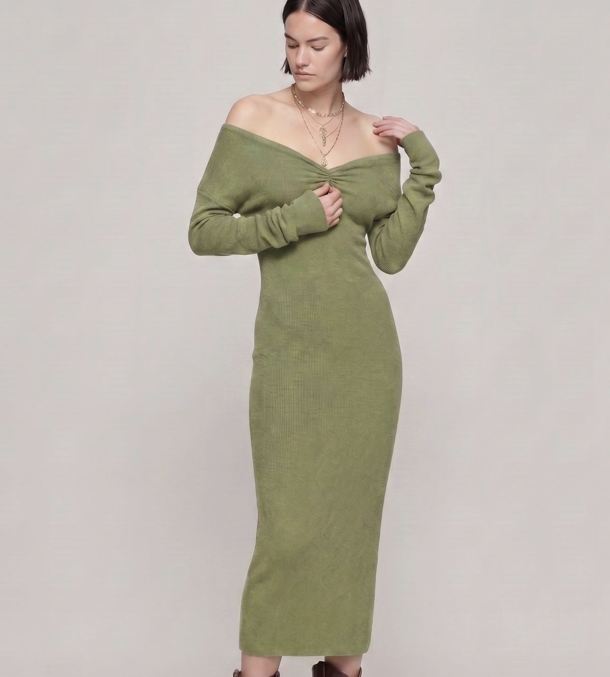 Wide v shaped shoulder metallic knit dress