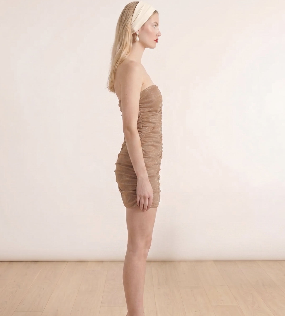 Sleeveless glitter tube dress