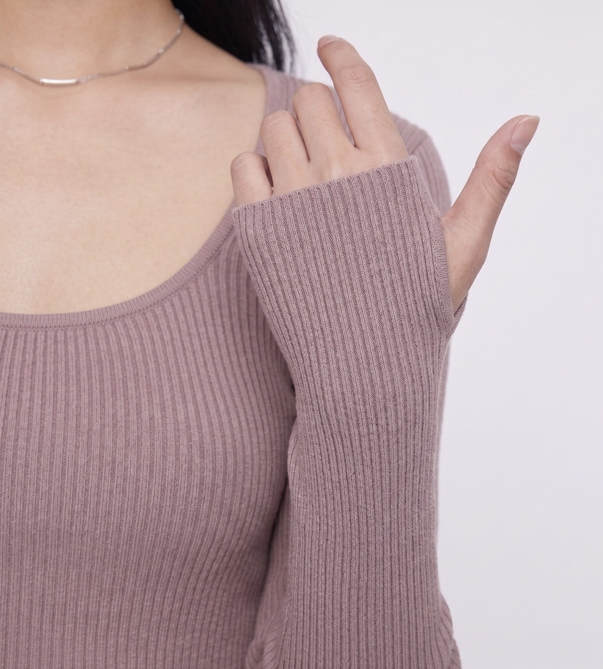 Thumbhole sleeve rib dress