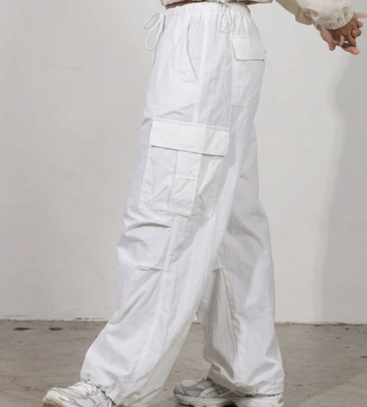 Cargo pant with pocket detail